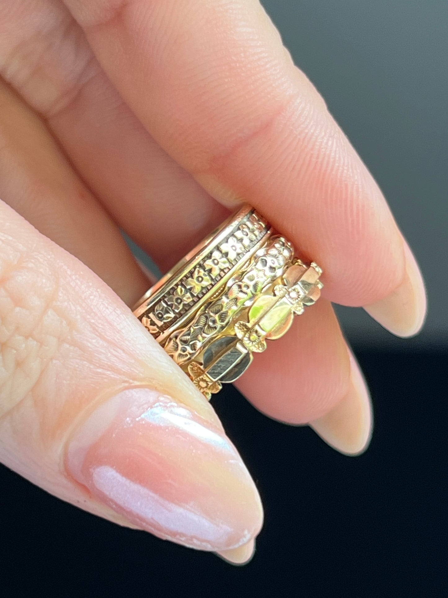 Antique 14k Gold Scalloped Floral Eternity Band