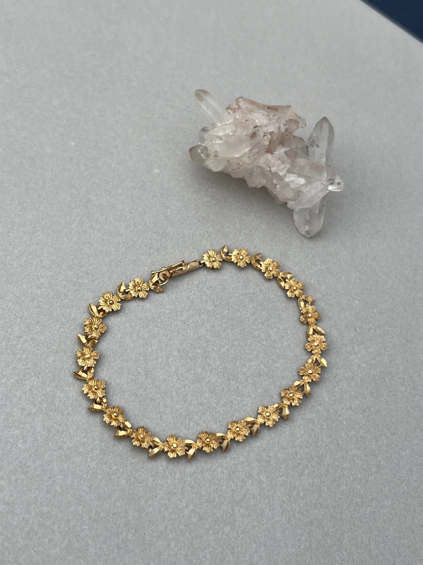 Vintage 14k Gold Floral Link Bracelet