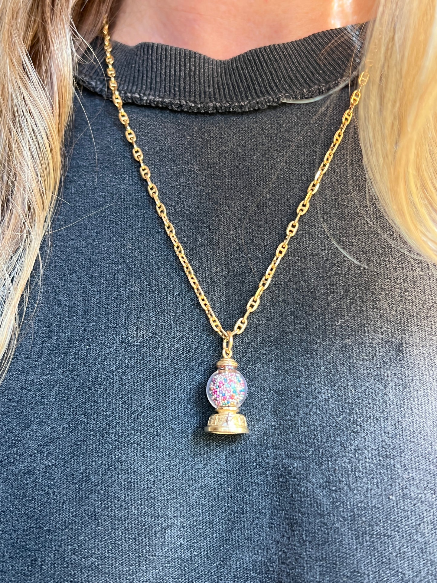 Vintage 14k Gold Articulating Bubblegum Machine Charm