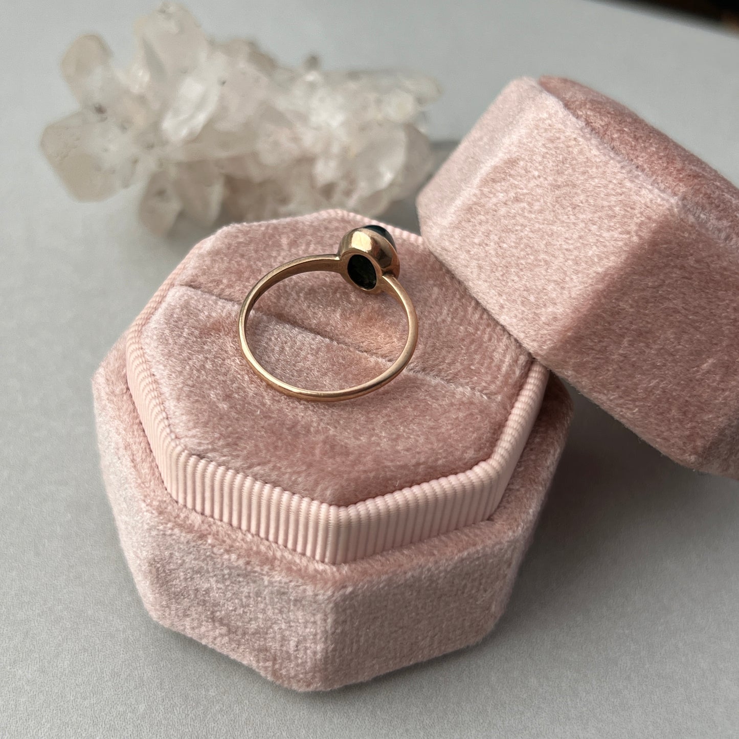 Vintage 10k Gold Bloodstone Cabochon Ring