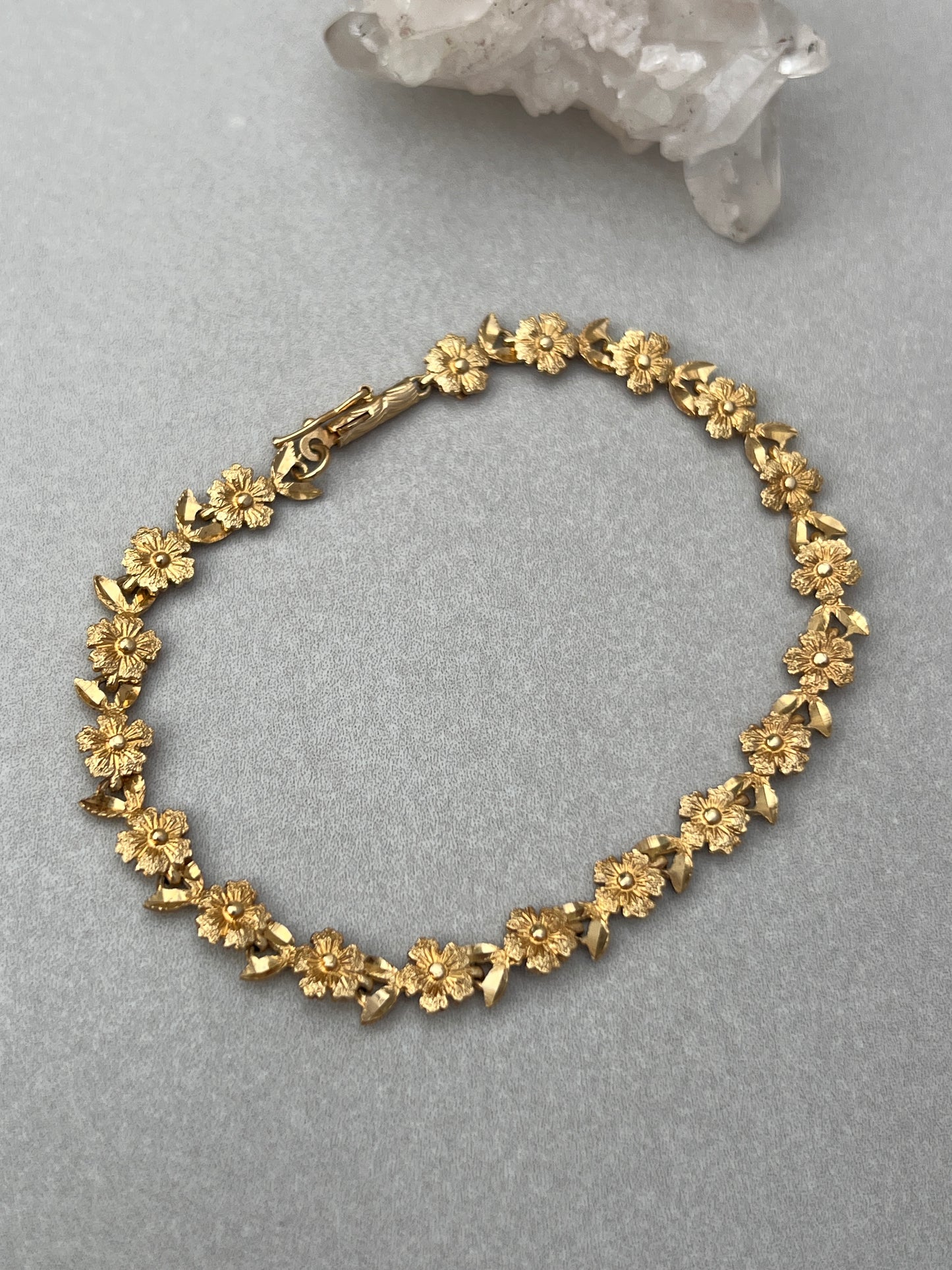 Vintage 14k Gold Floral Link Bracelet