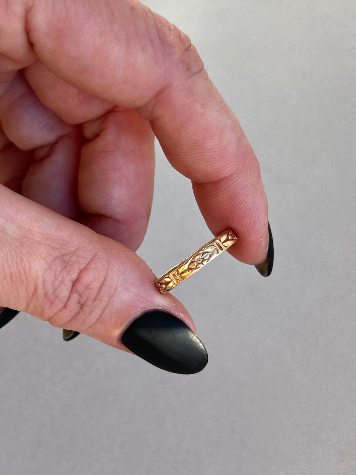 Vintage 14k Gold Floral Eternity Band