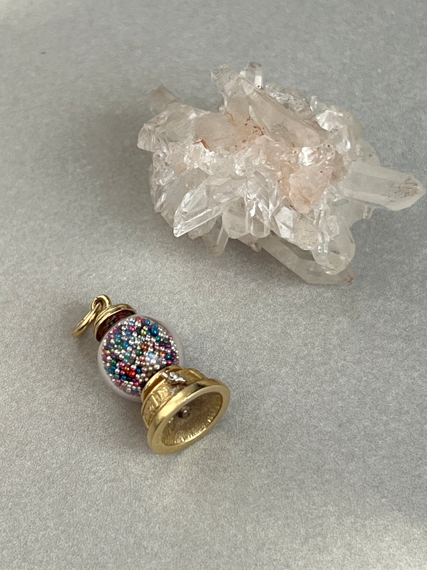 Vintage 14k Gold Articulating Bubblegum Machine Charm