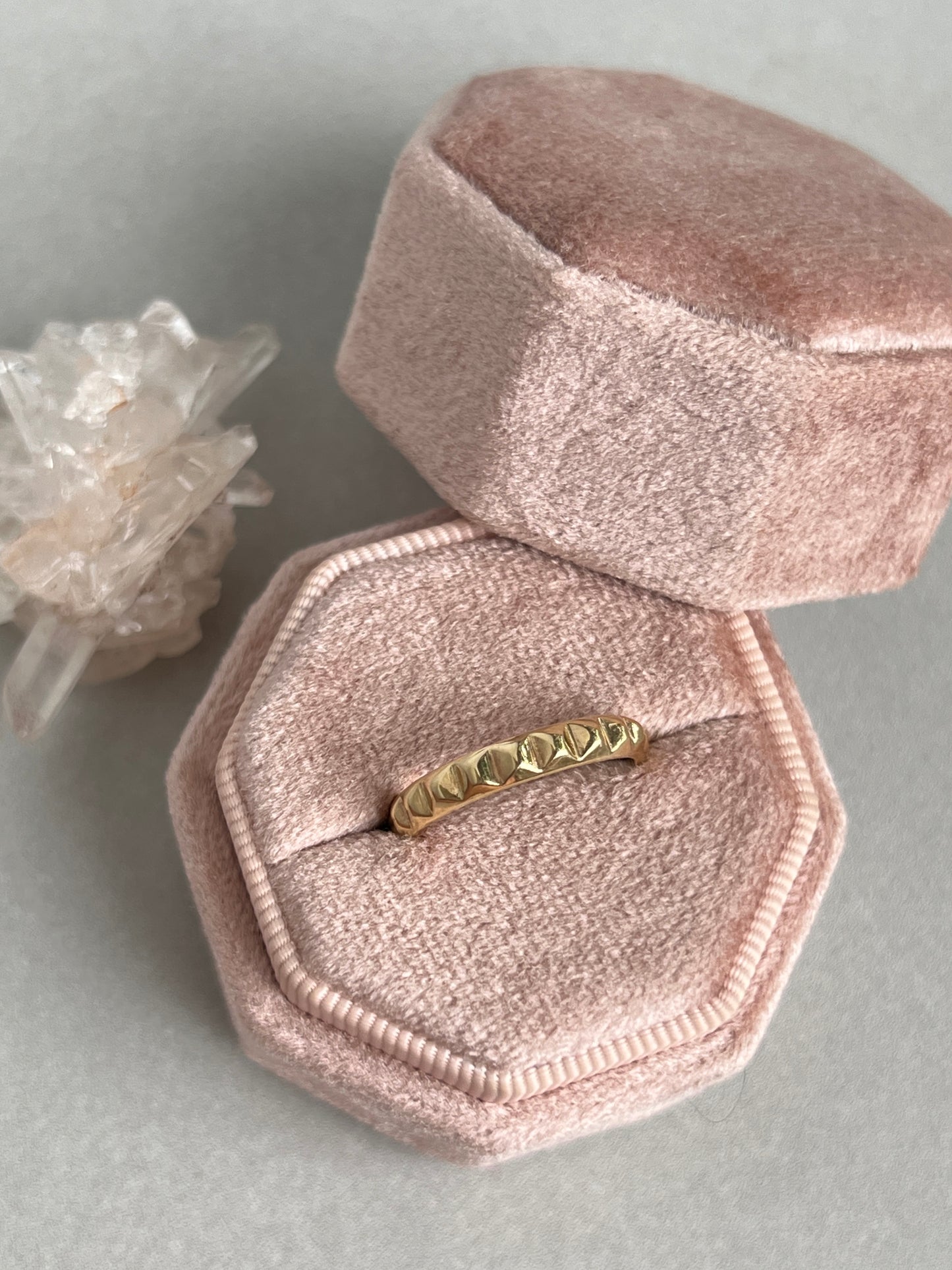 Vintage 14k Gold Spiked Pyramid Eternity Band