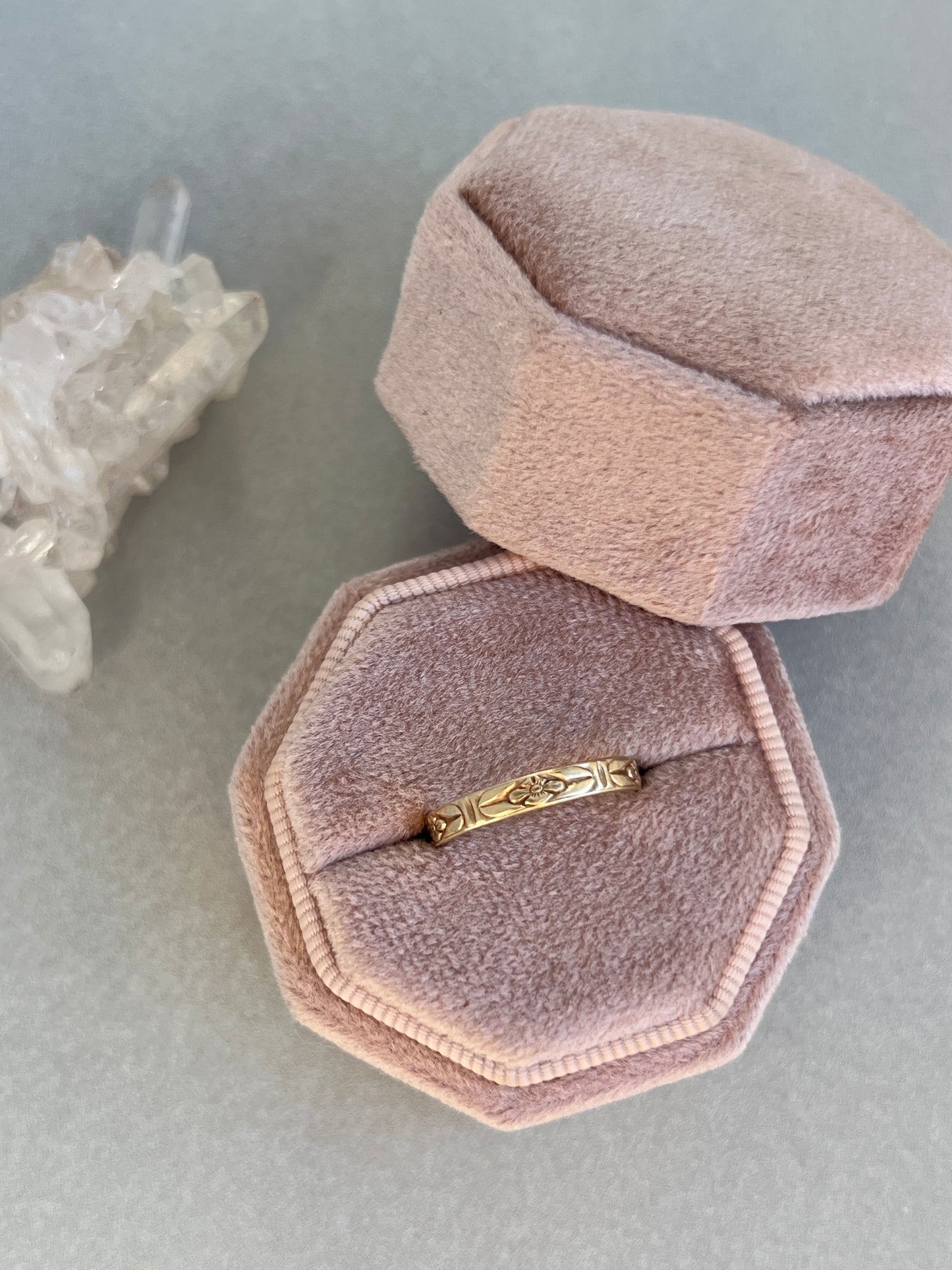 Vintage 14k Gold Floral Eternity Band