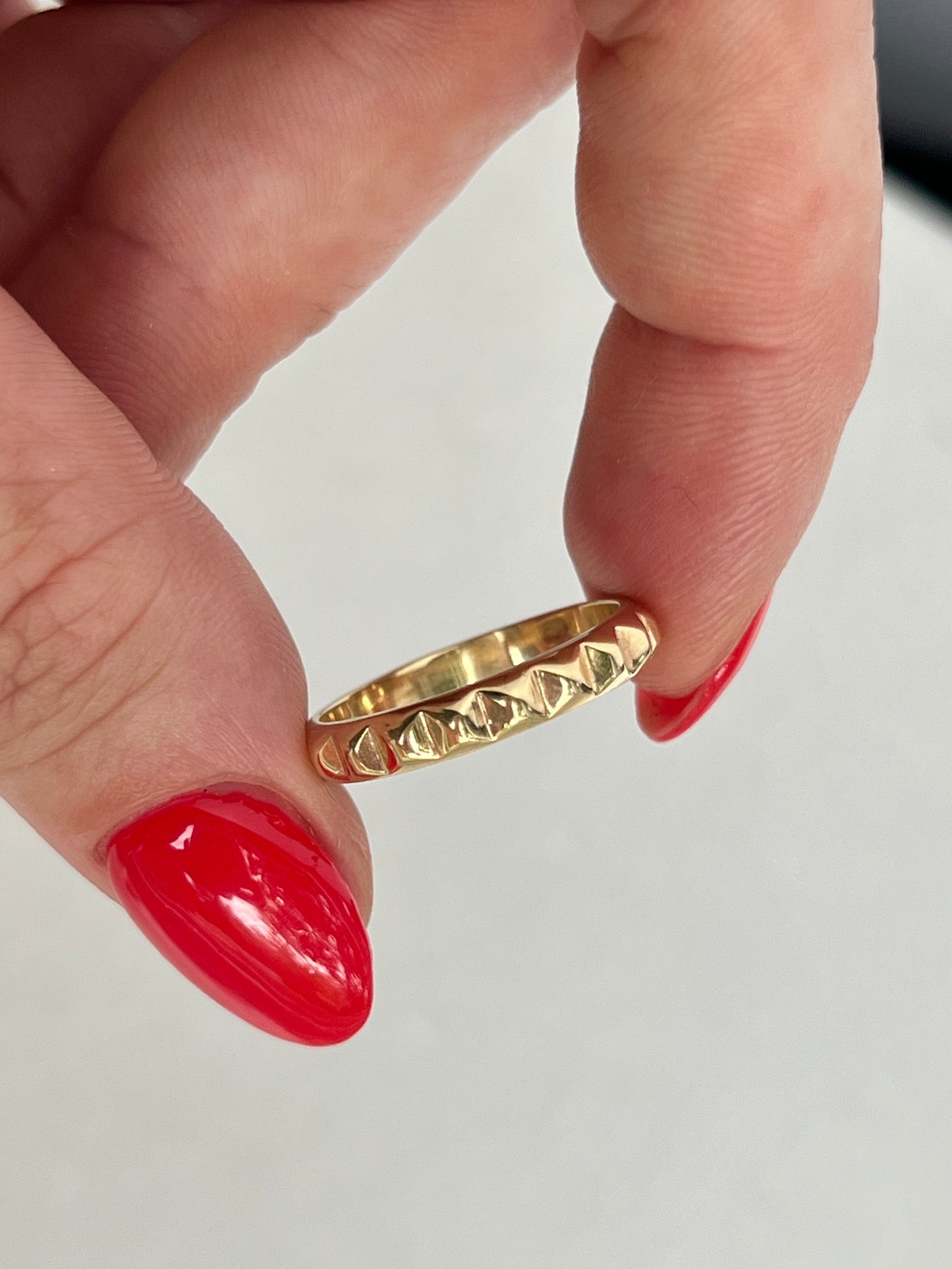 Vintage 14k Gold Spiked Pyramid Eternity Band