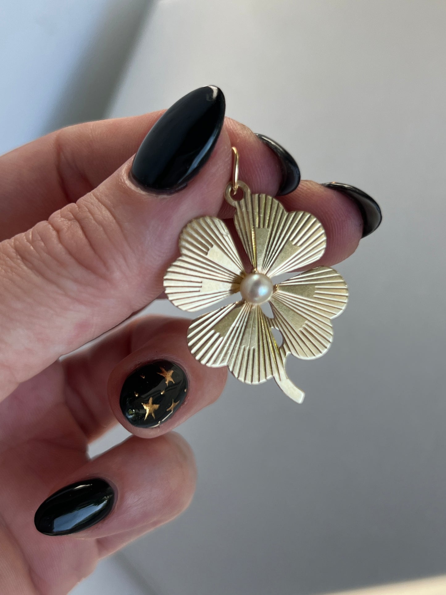 Vintage 14k Gold Engine Turned Lucky Shamrock Charm with Pearl
