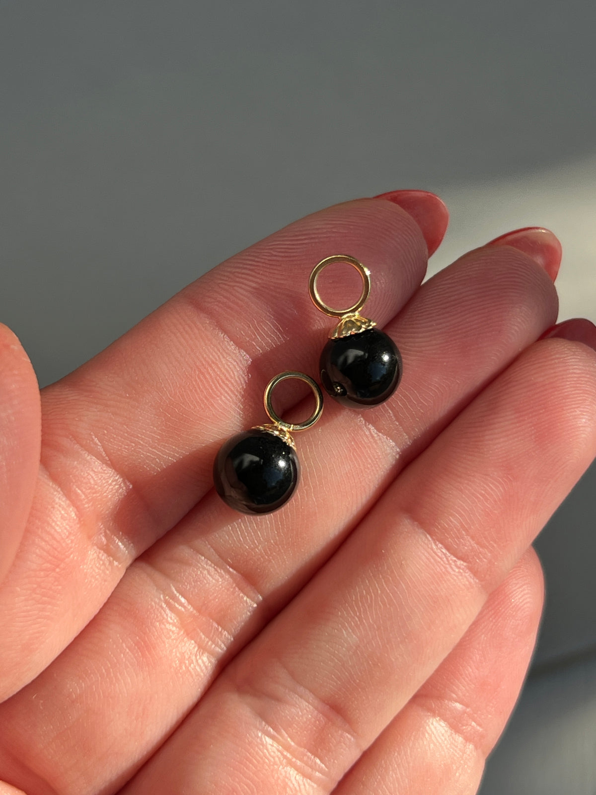 Vintage 14k Gold Small Onyx Ball Charm