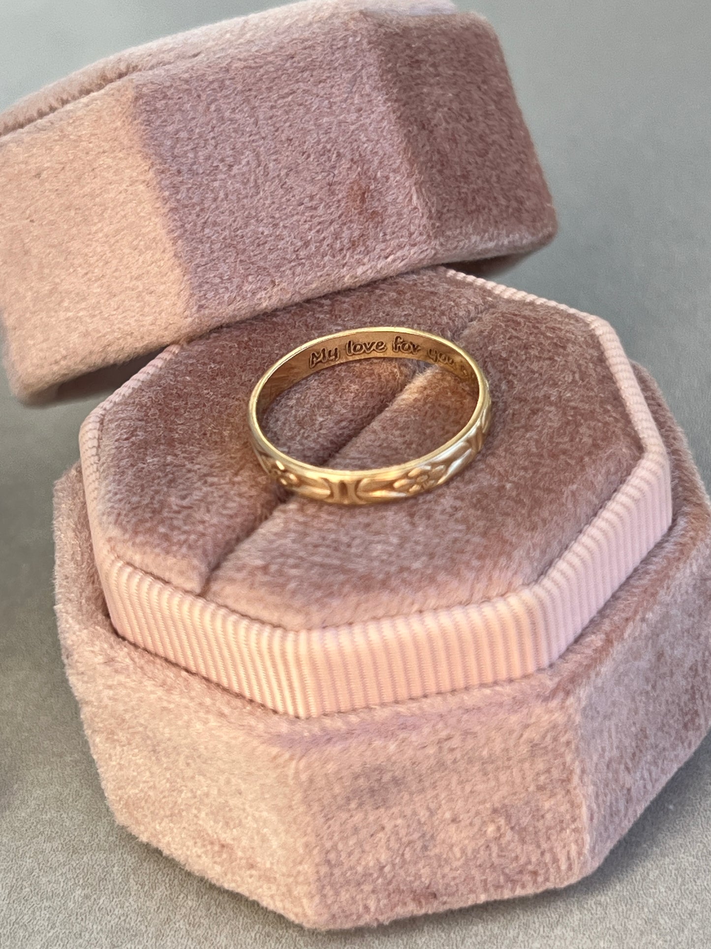 Vintage 14k Gold Floral Eternity Band