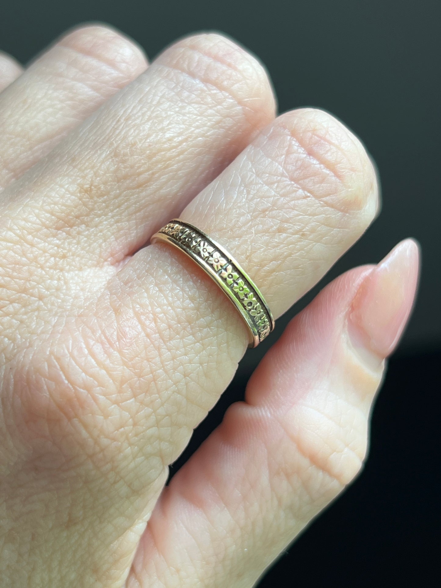 Antique 14k Gold Daisy Eternity Band
