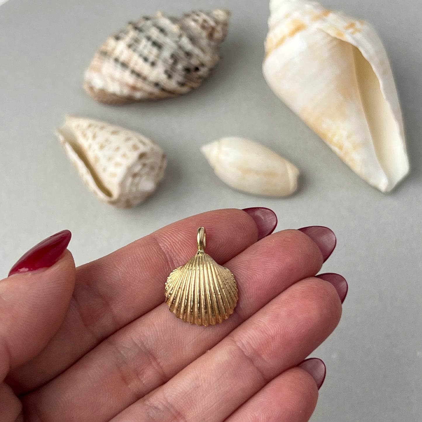 Vintage 14k Gold Clam Shell Charm