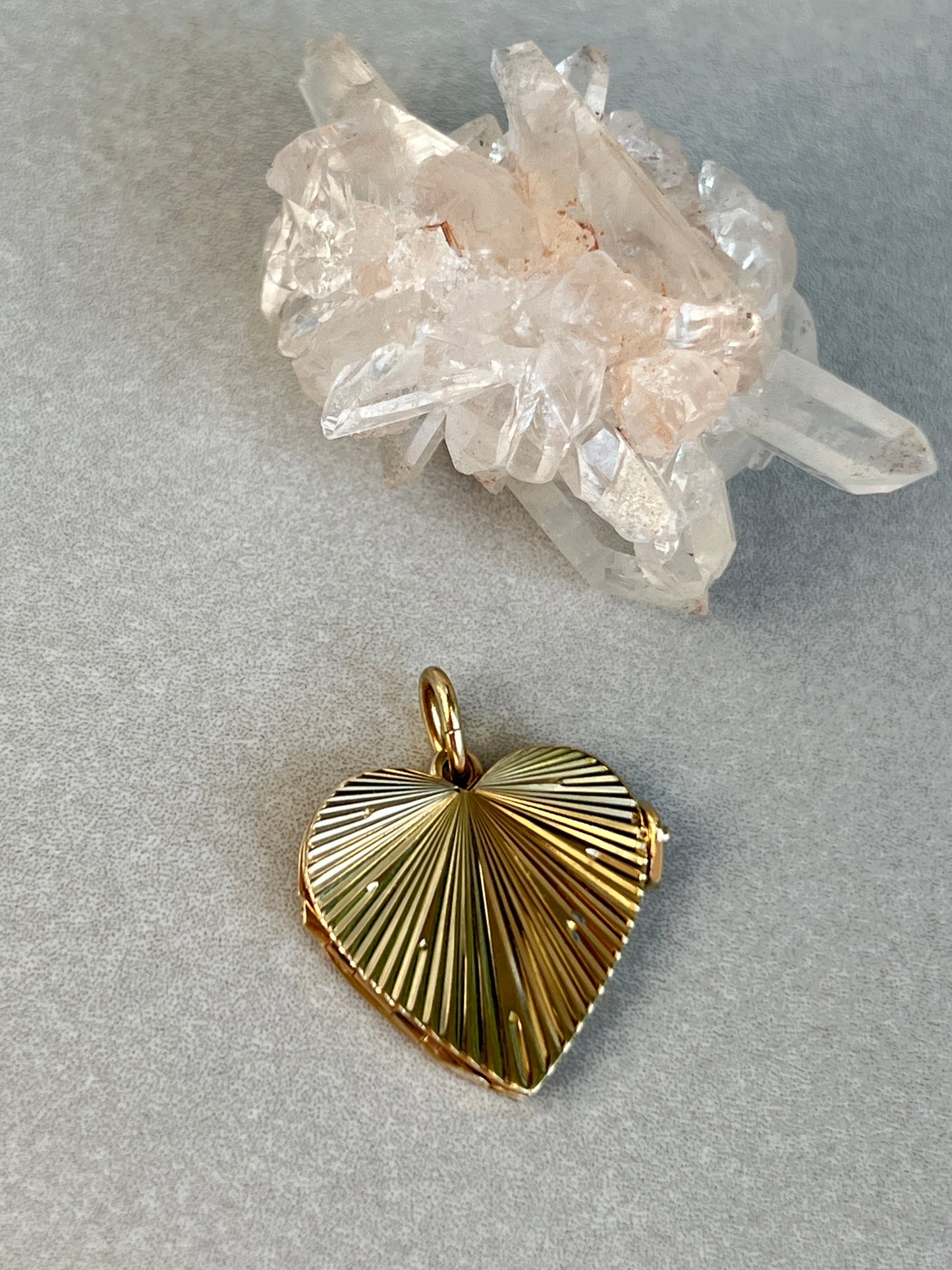 Vintage 14k Gold Midcentury Engine Turned Engraved Heart Locket