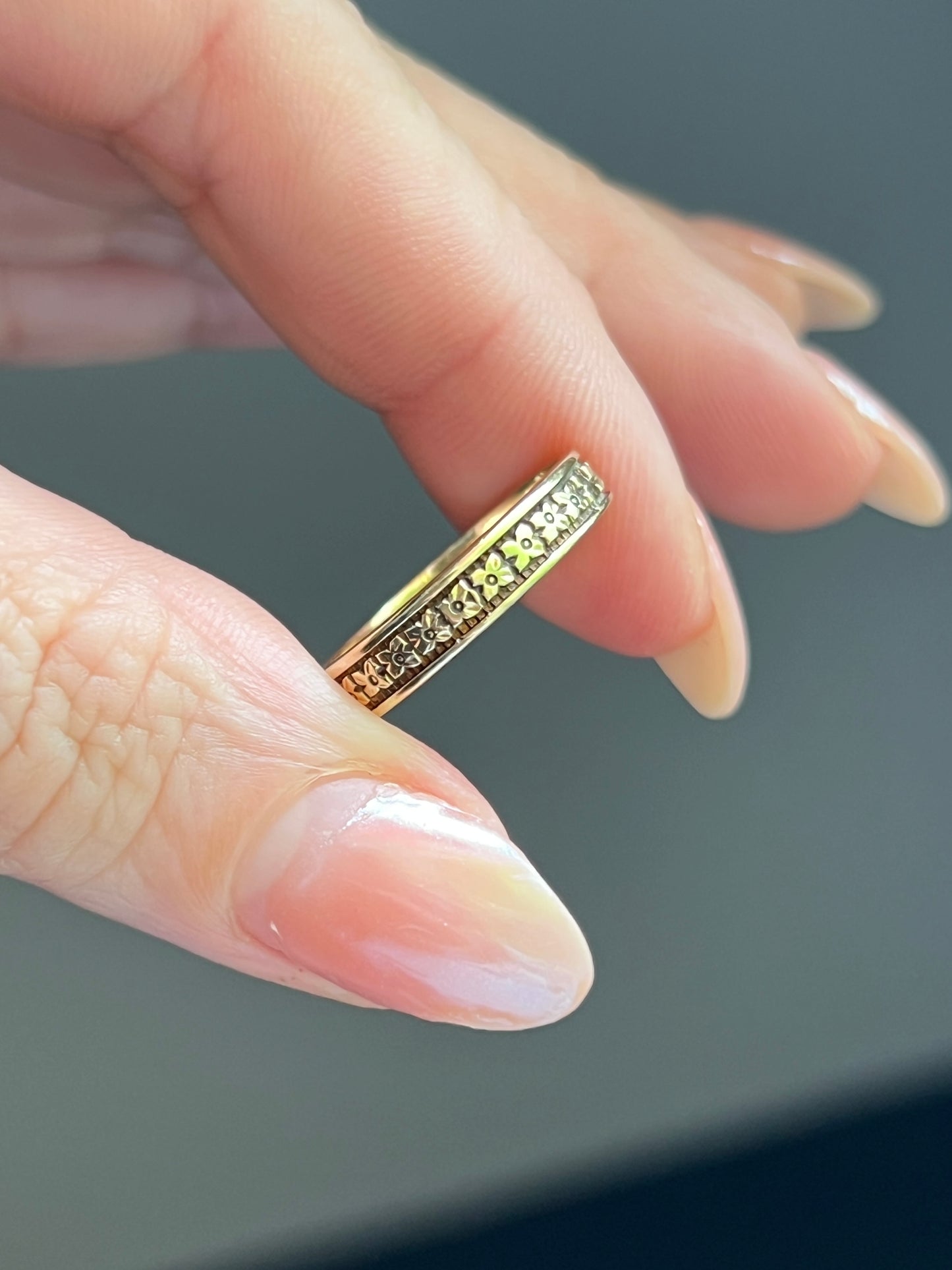 Antique 14k Gold Daisy Eternity Band