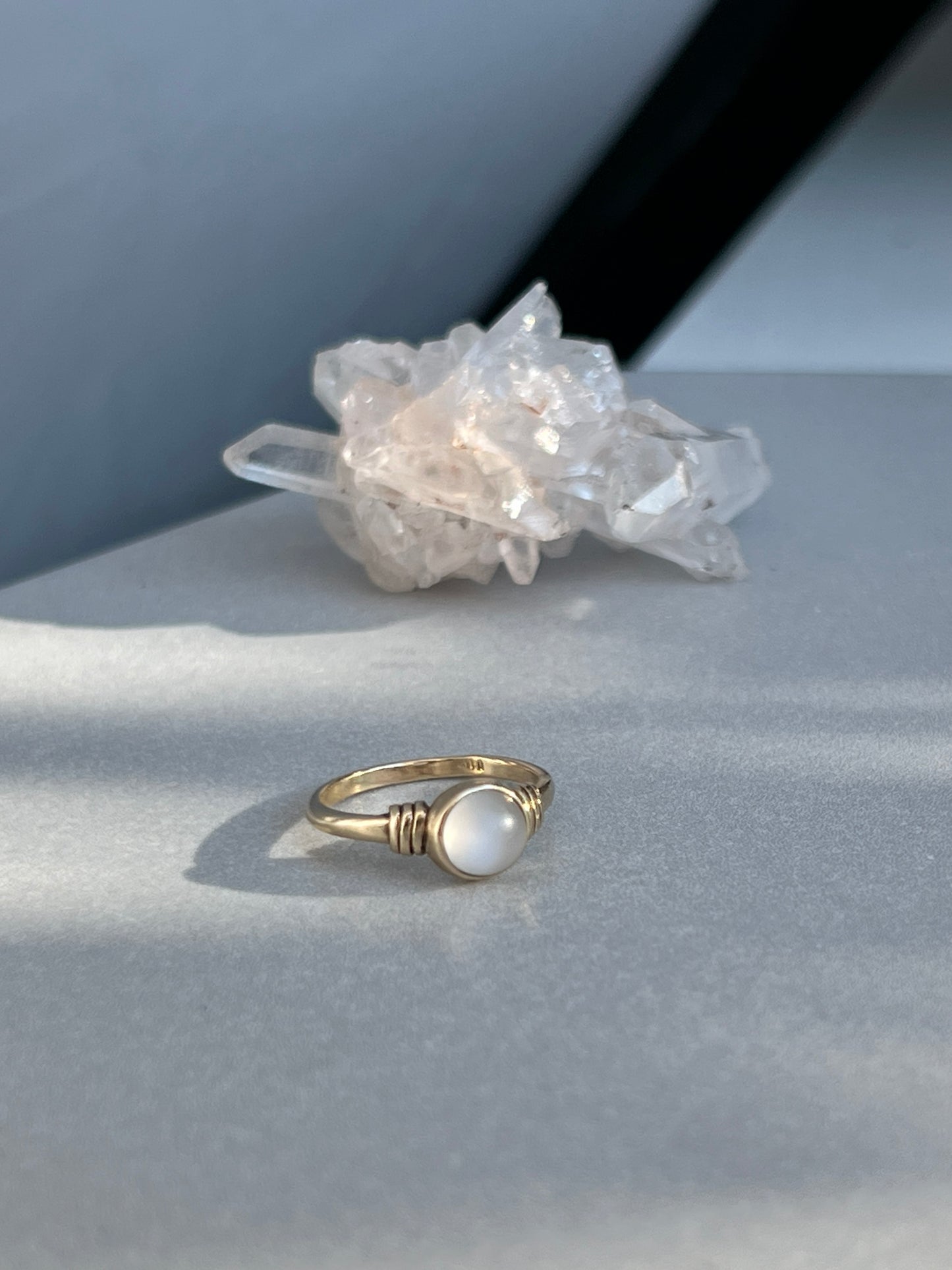 Vintage 14k Gold Cat’s Eye Moonstone Cabochon Ring