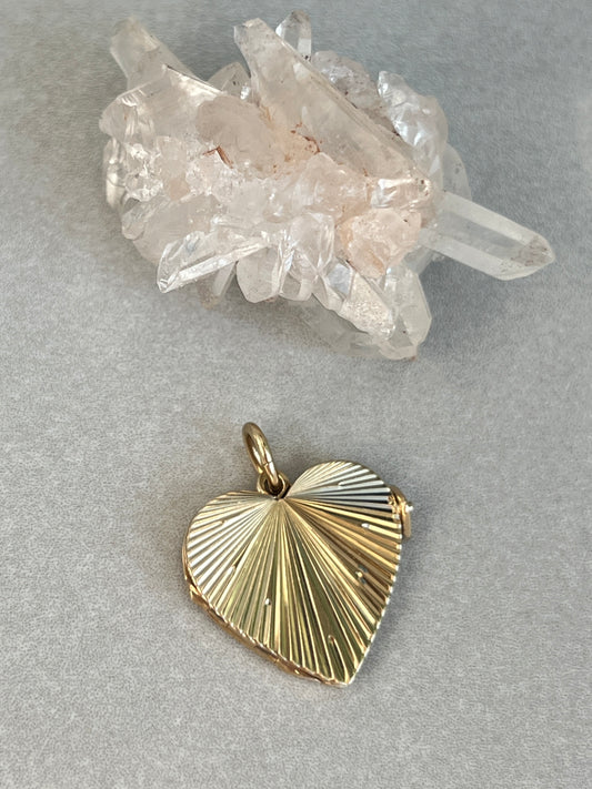 Vintage 14k Gold Midcentury Engine Turned Engraved Heart Locket