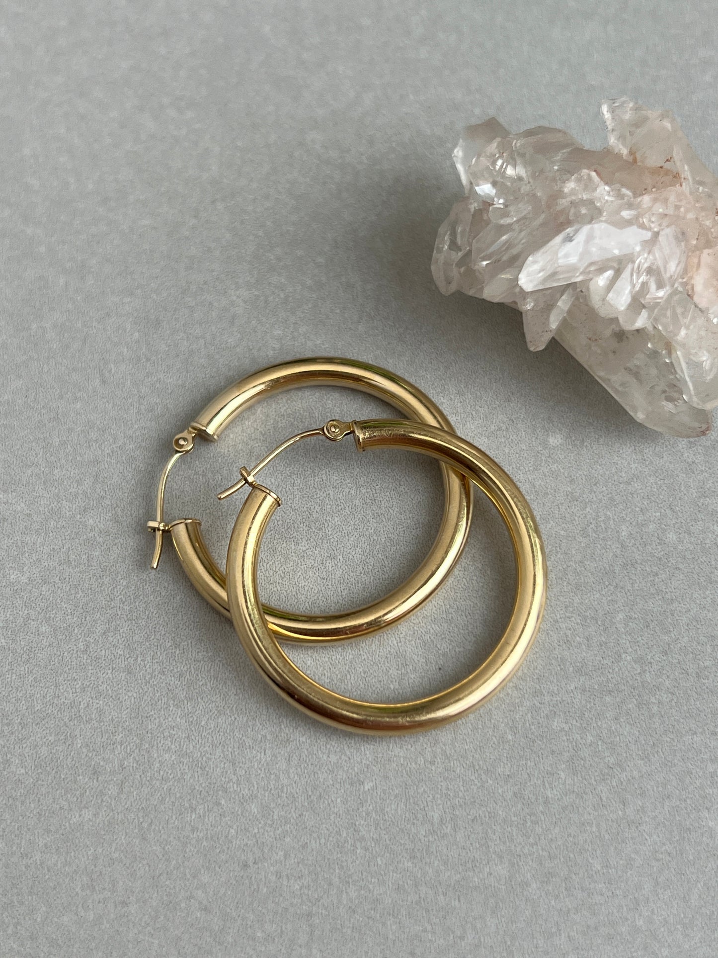 Vintage 14k Gold 1.2” Tube Hoop Earrings