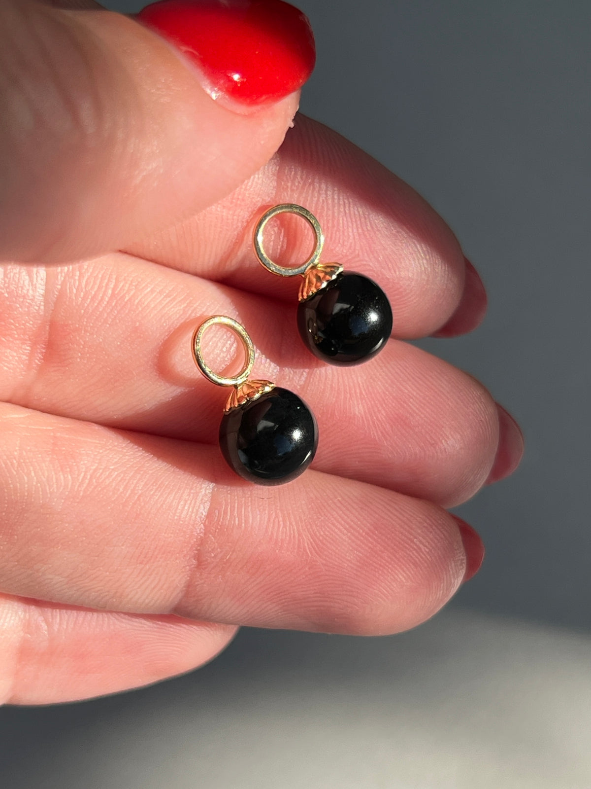 Vintage 14k Gold Small Onyx Ball Charm