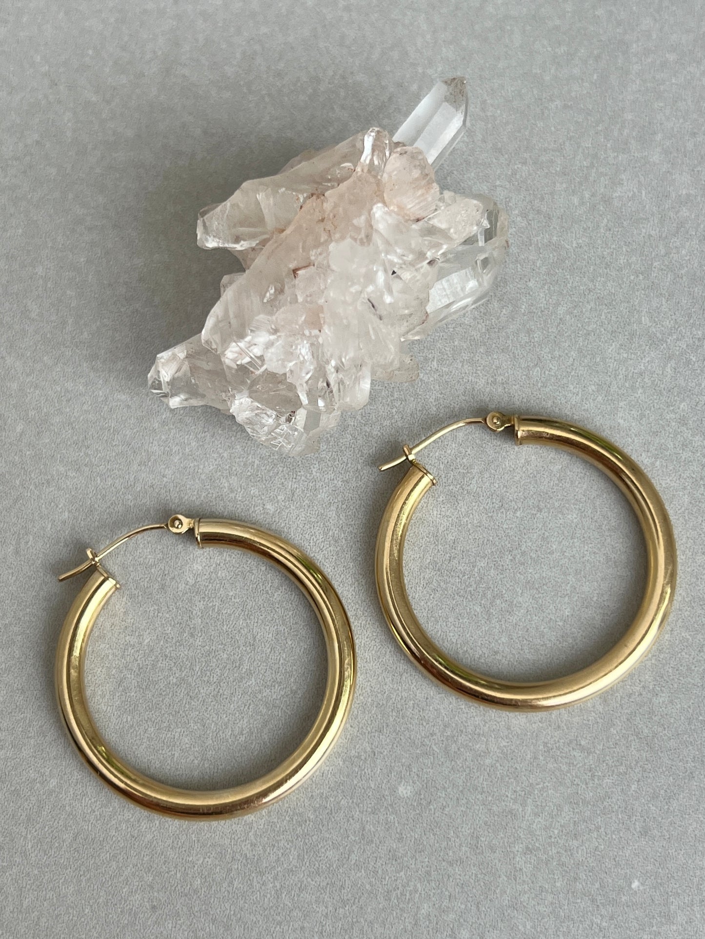 Vintage 14k Gold 1.2” Tube Hoop Earrings