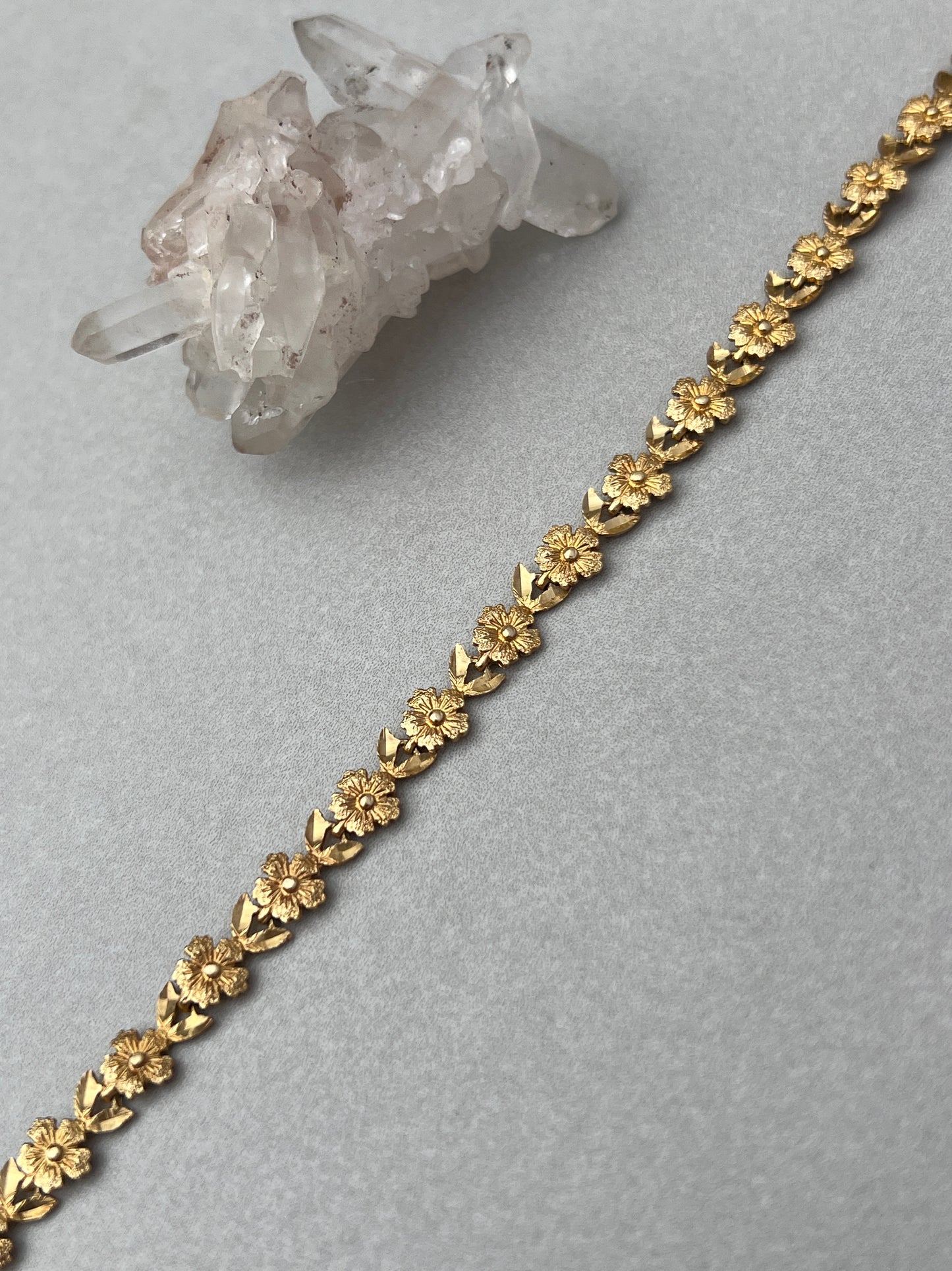 Vintage 14k Gold Floral Link Bracelet