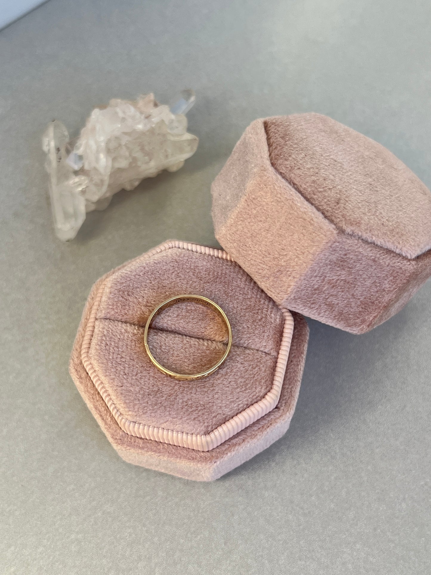 Vintage 14k Gold Floral Eternity Band