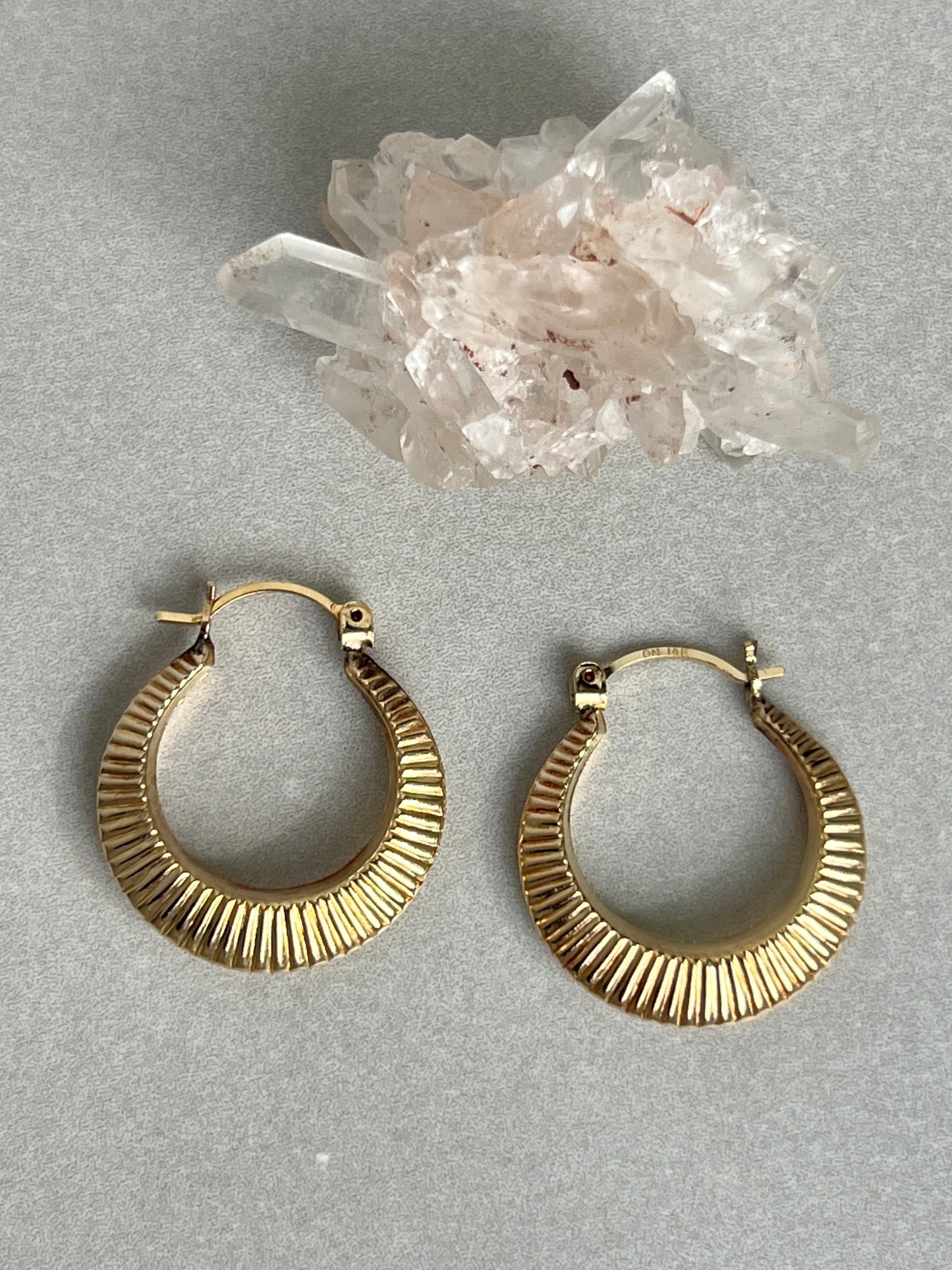 Vintage 14k Gold Ribbed Hoop Earrings