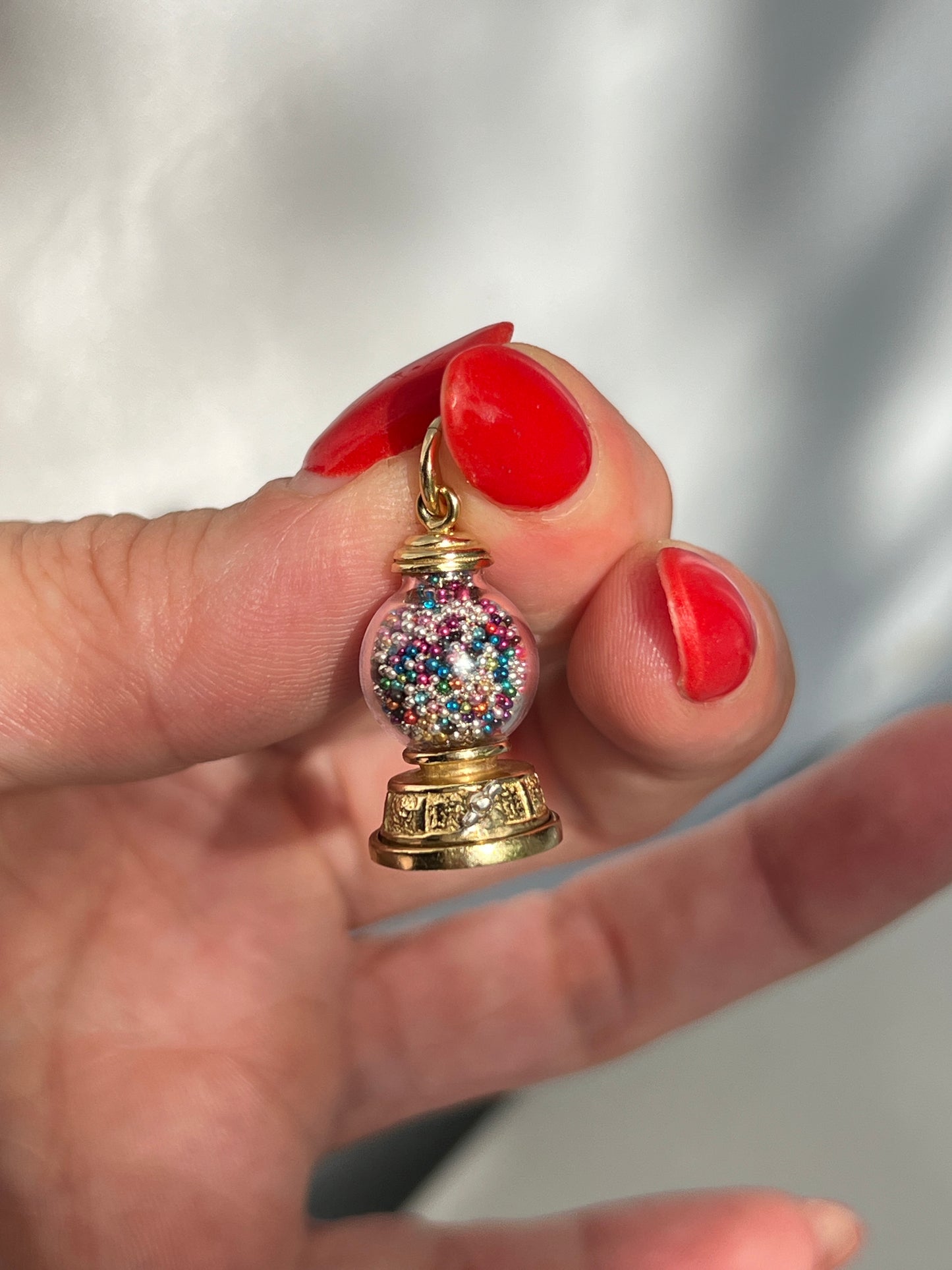 Vintage 14k Gold Articulating Bubblegum Machine Charm