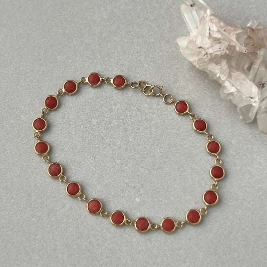 Vintage 18k Gold Bezel Coral Bracelet