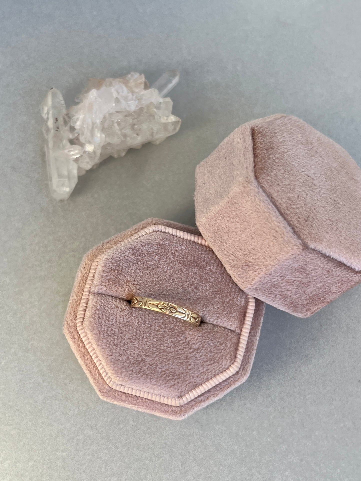 Vintage 14k Gold Floral Eternity Band