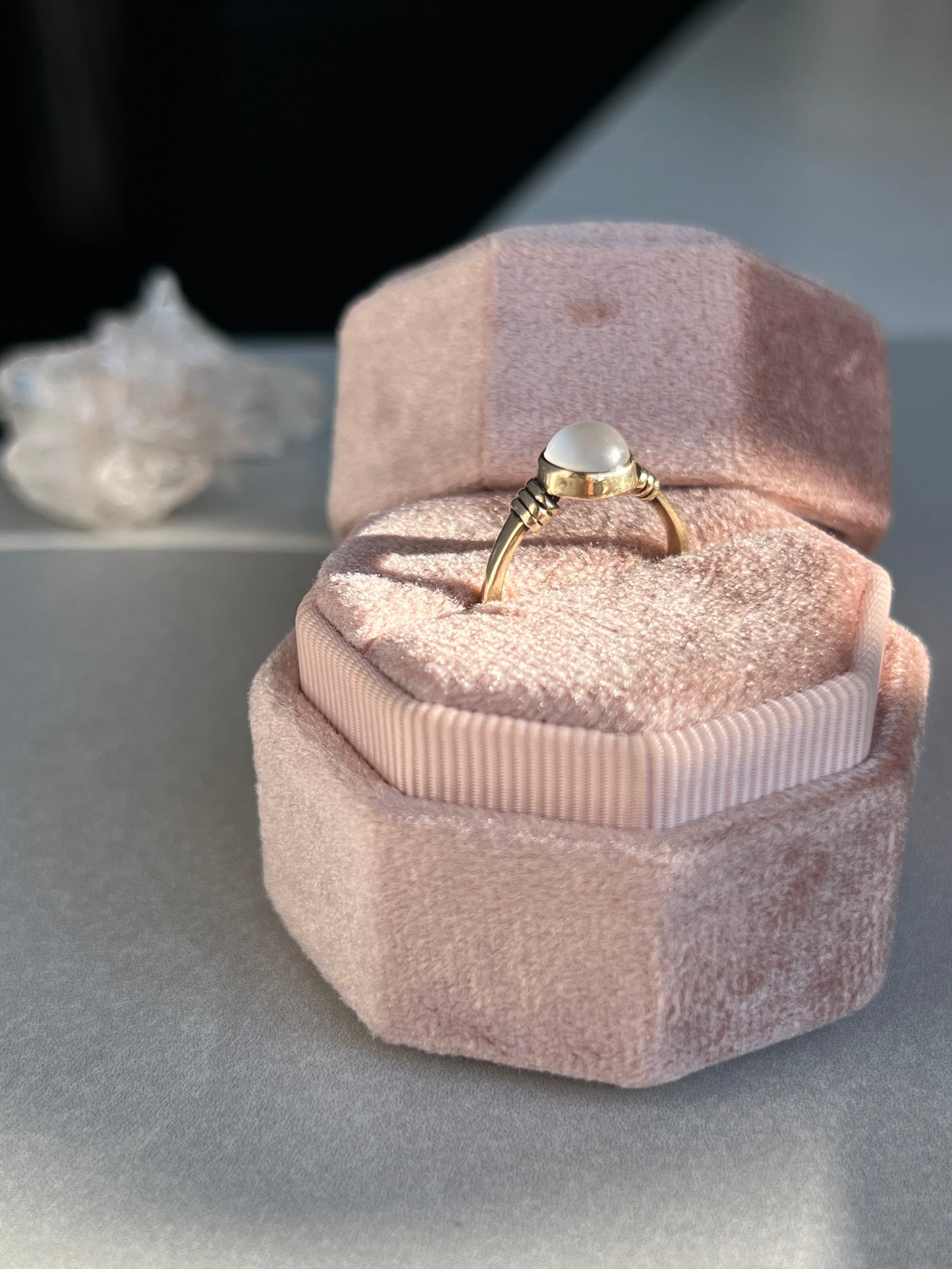 Vintage 14k Gold Cat’s Eye Moonstone Cabochon Ring