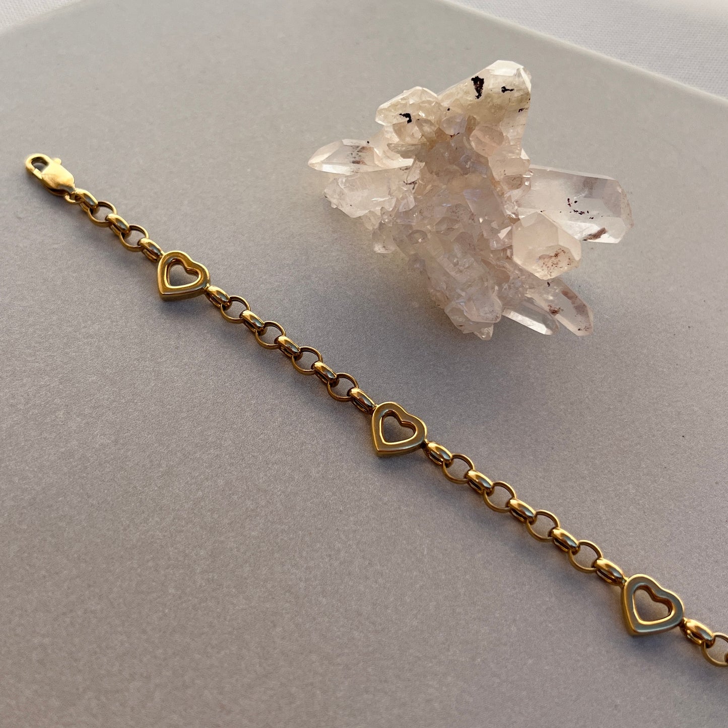 Vintage 14k Gold 7” Rolo + Open Heart Link Bracelet