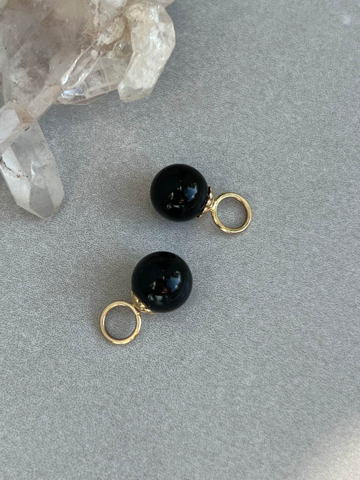 Vintage 14k Gold Small Onyx Ball Charm