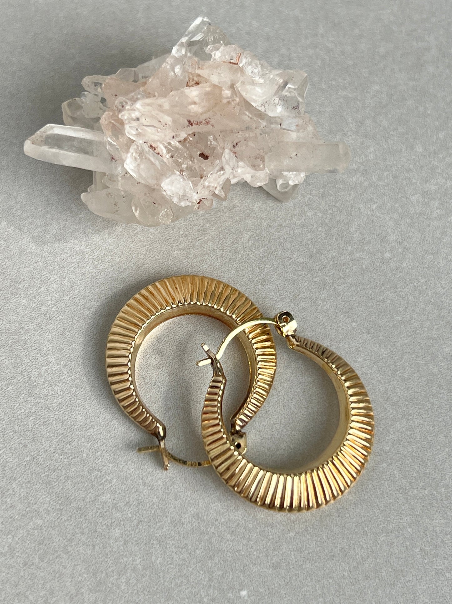 Vintage 14k Gold Ribbed Hoop Earrings