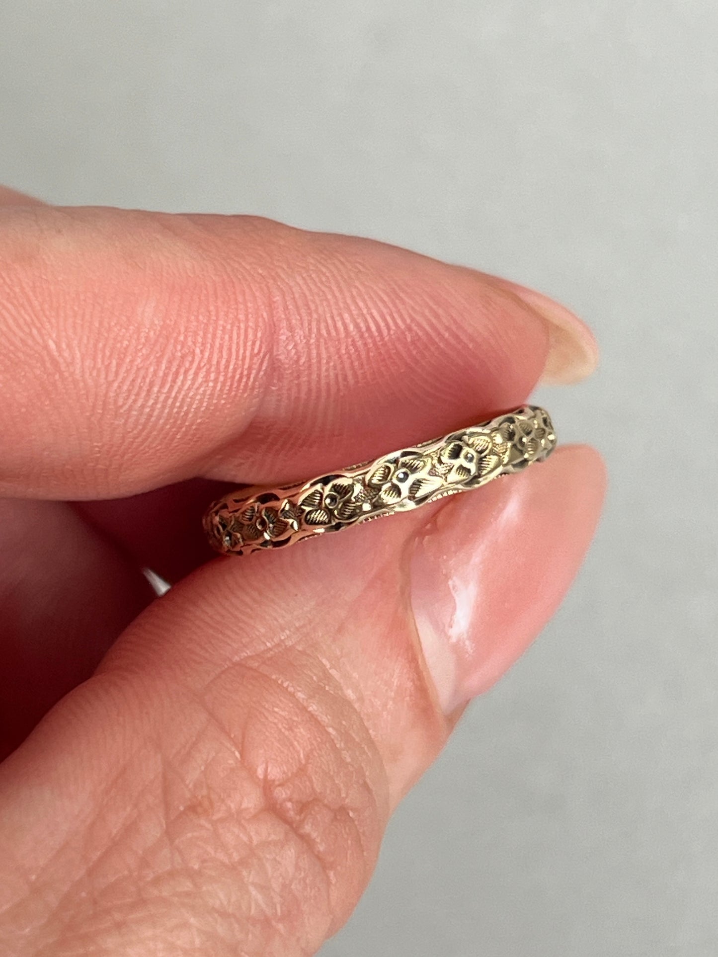 Antique 14k Gold Pansy Eternity Band