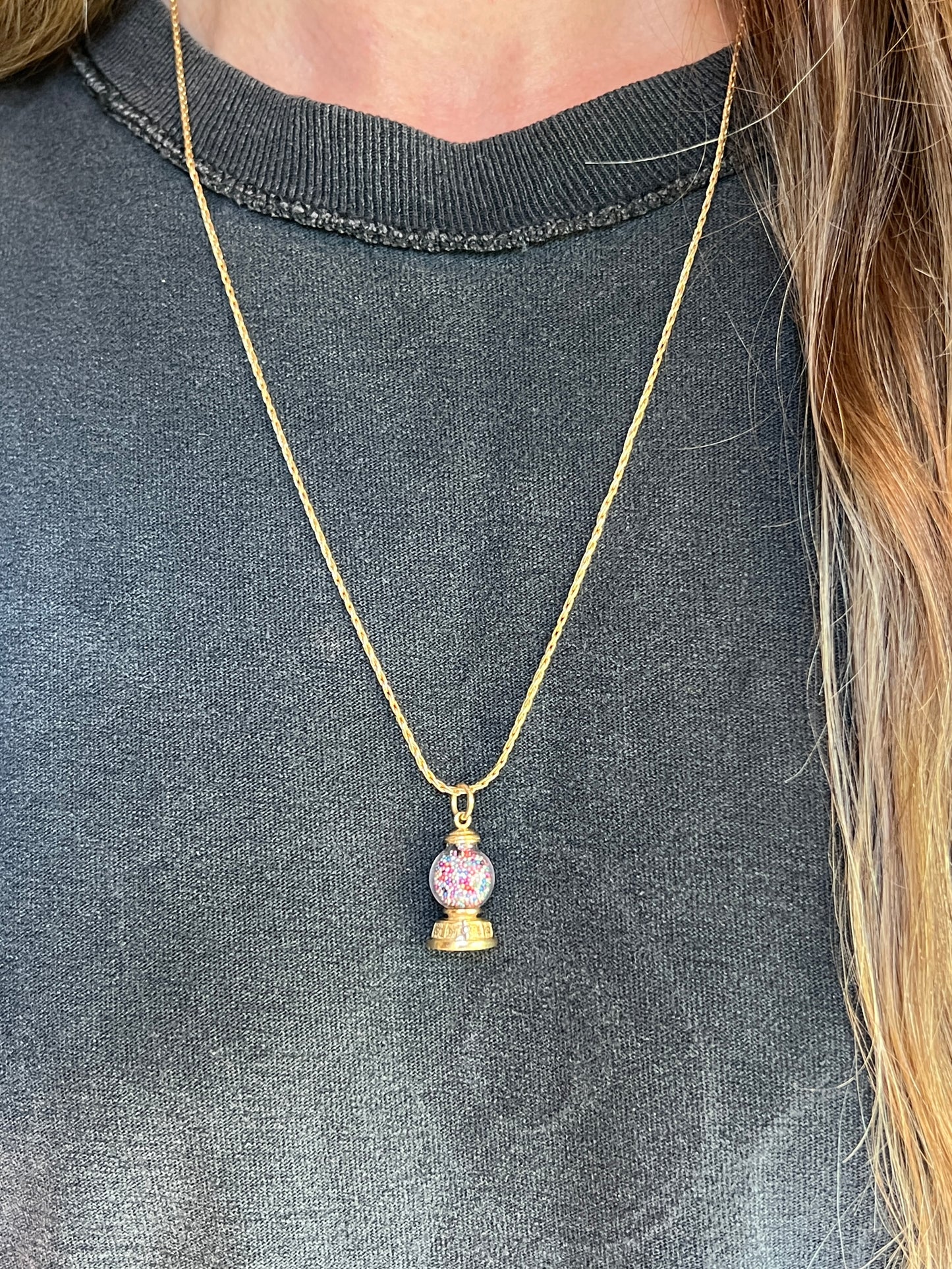 Vintage 14k Gold Articulating Bubblegum Machine Charm