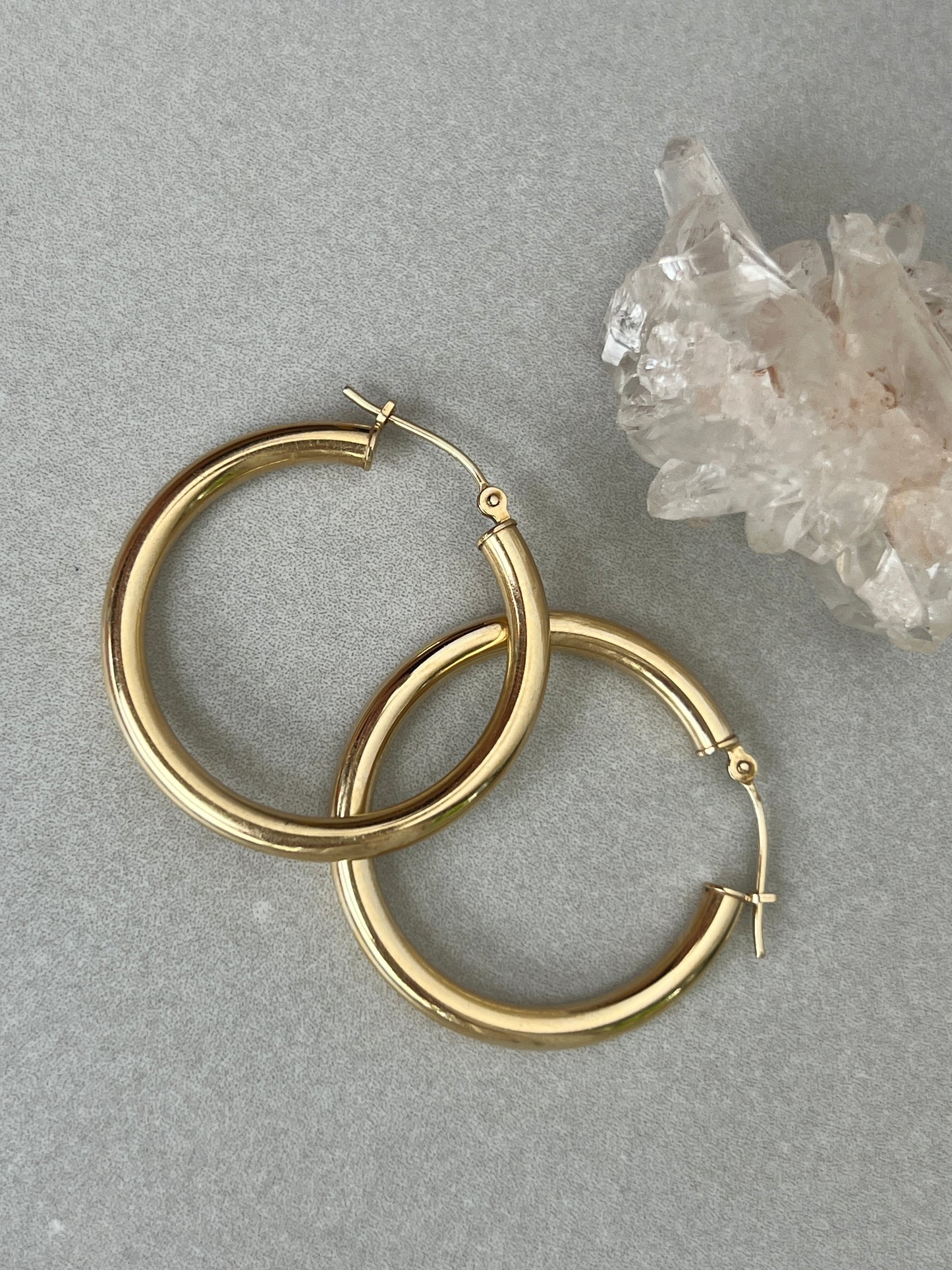 Vintage 14k Gold 1.2” Tube Hoop Earrings